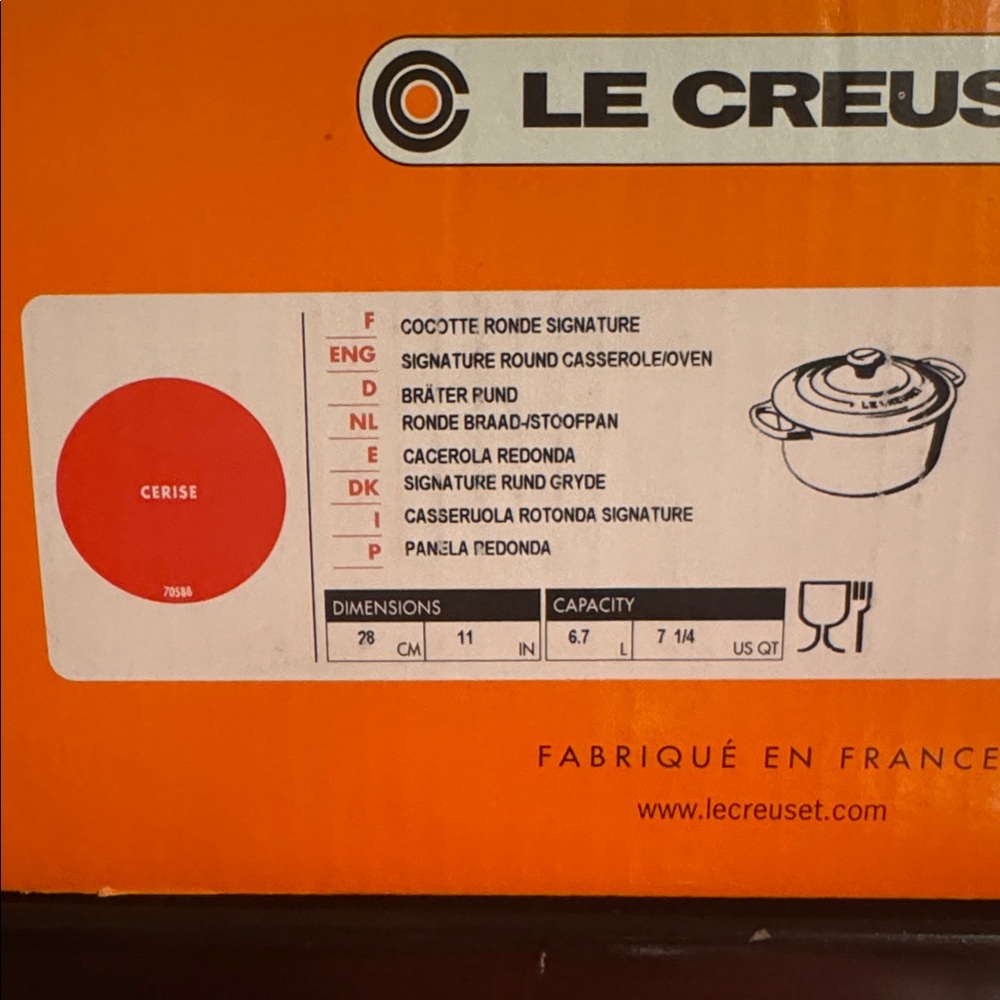 Le Creuset Cerise (Cherry Red) Signature Round Dutch Oven - 7.25 Qt - Picture 2 of 5